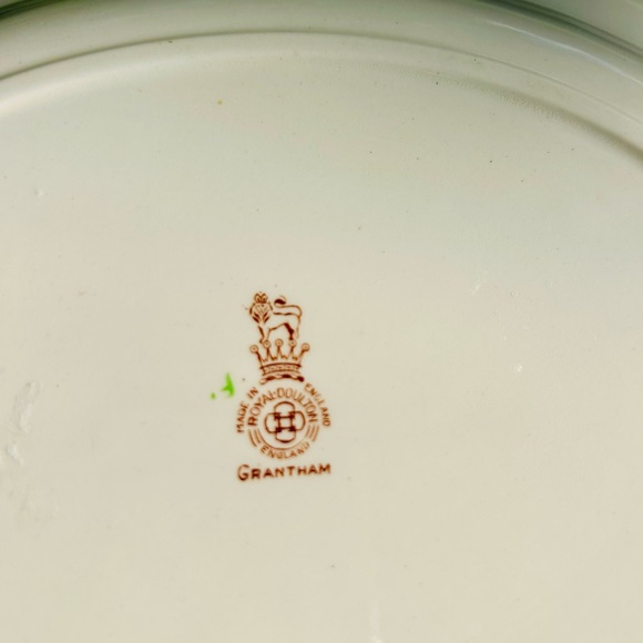 Royal Doulton GRANTHAM 8.5" x 11”Oval Vegetable Serving Bowl, (c. 1950’s) - Picture 6 of 7